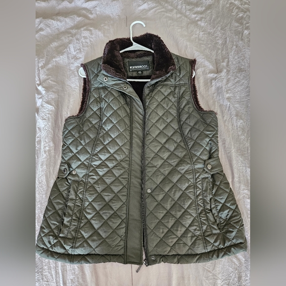 Hunter Green weatherproof lined vest - Picture 1 of 3